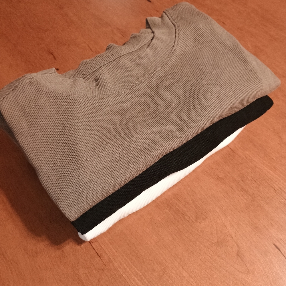 4/$25 Stretchy Tshirt Bundle, M